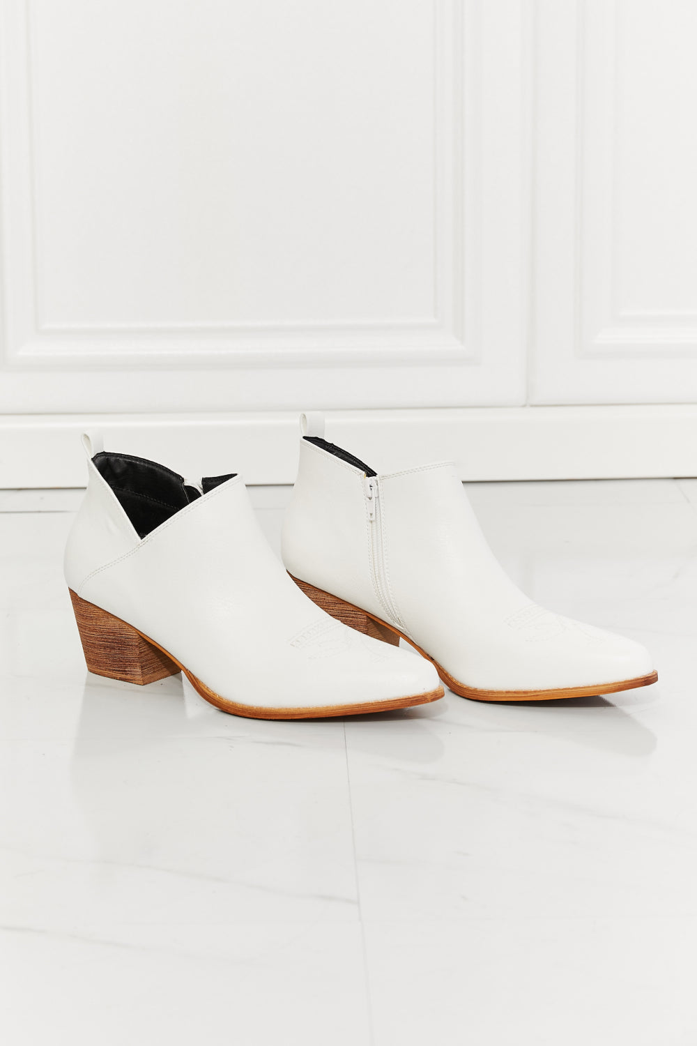 Saddle Star Embroidered Western Bootie