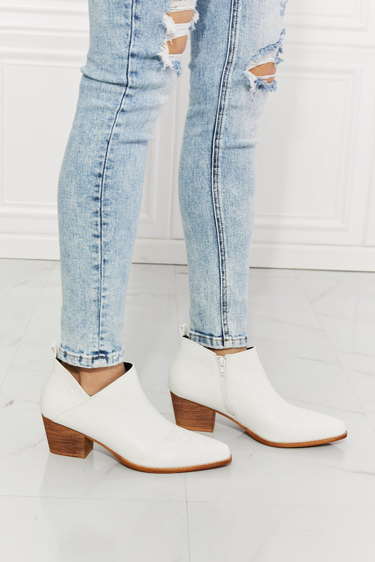 Saddle Star Embroidered Western Bootie